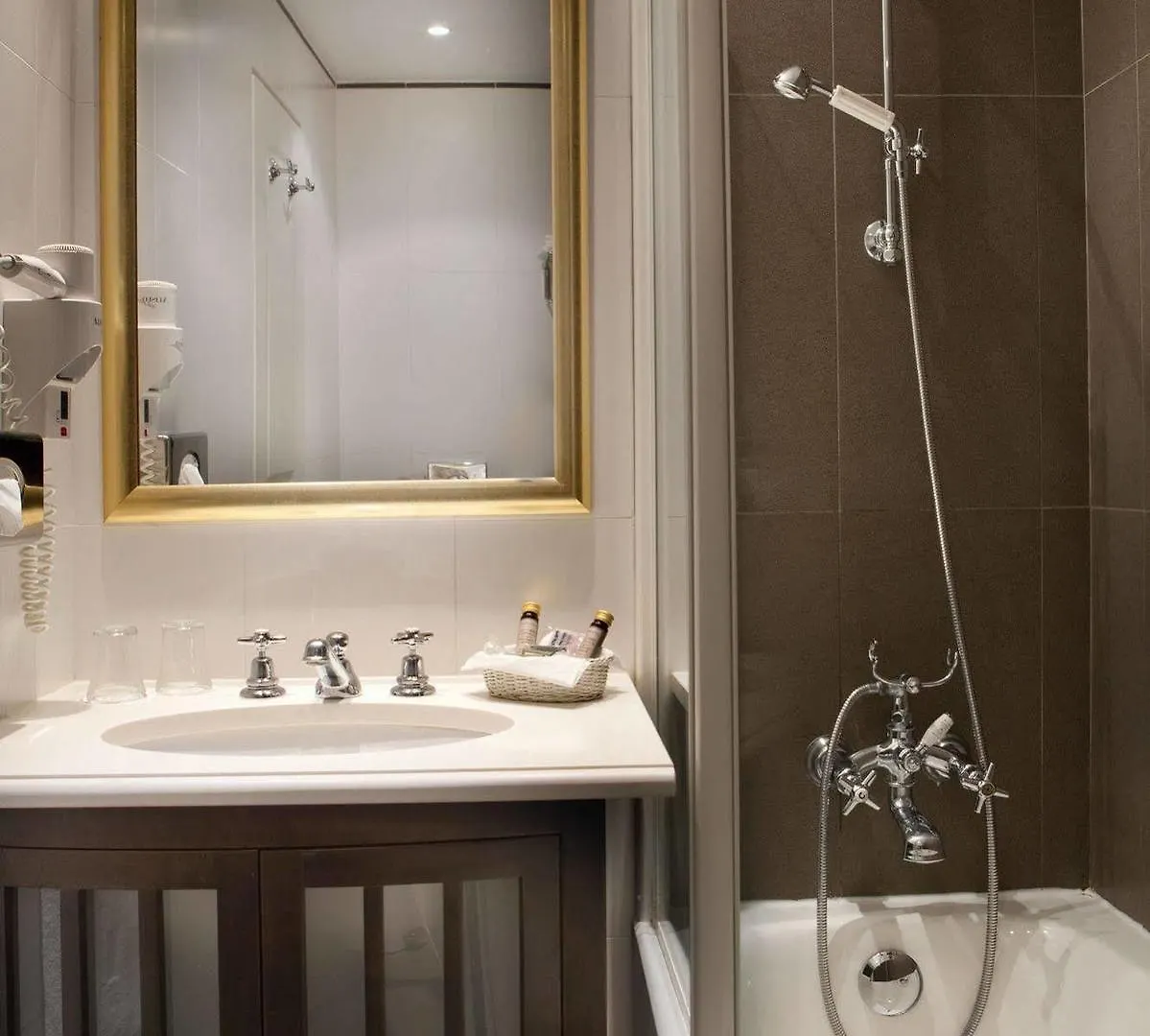 Hotel Serotel Lutece 4*